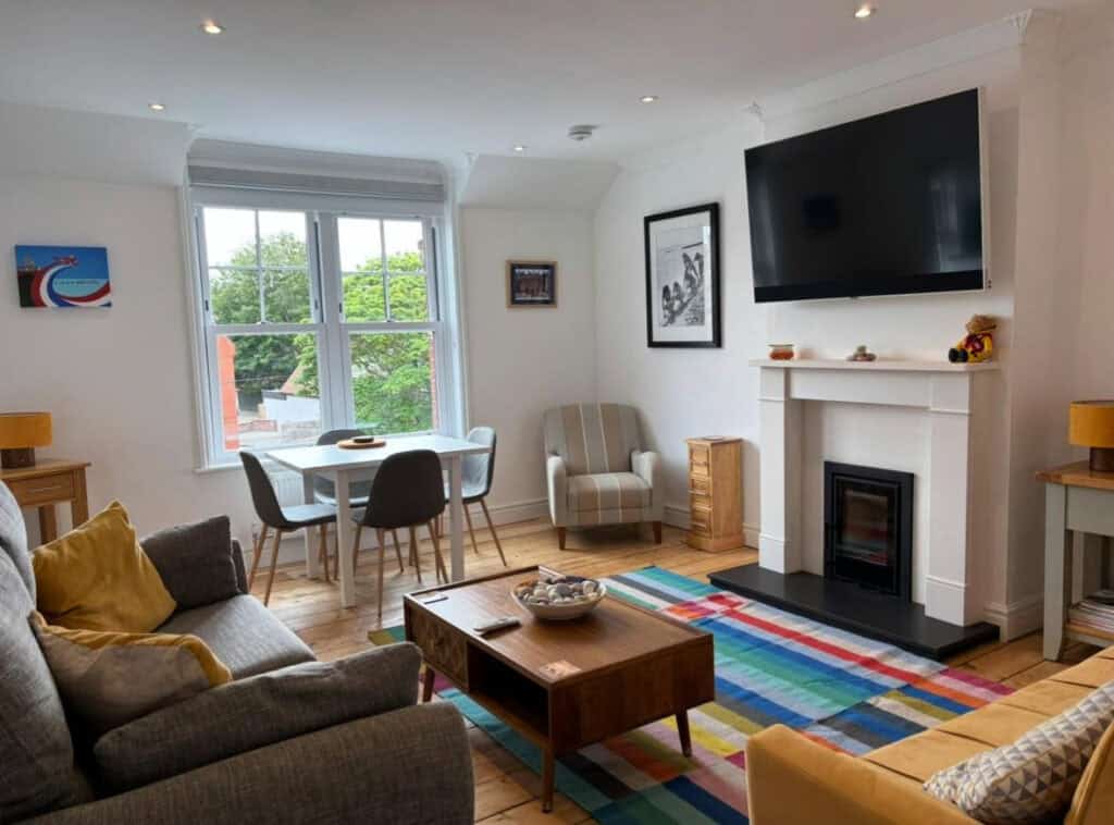 {acf_additional_images_picture_alt_text}